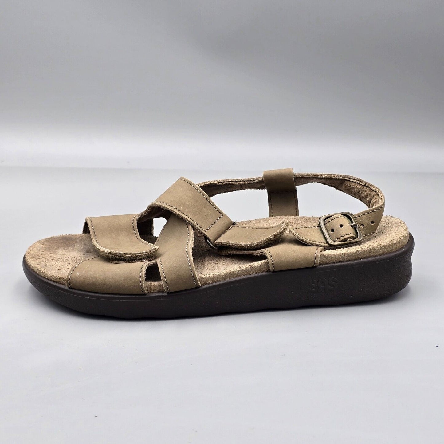 SAS Women's Size 9.5 N VGC Narrow Tripad Huggy Beige Leather Cross Strap Sandals