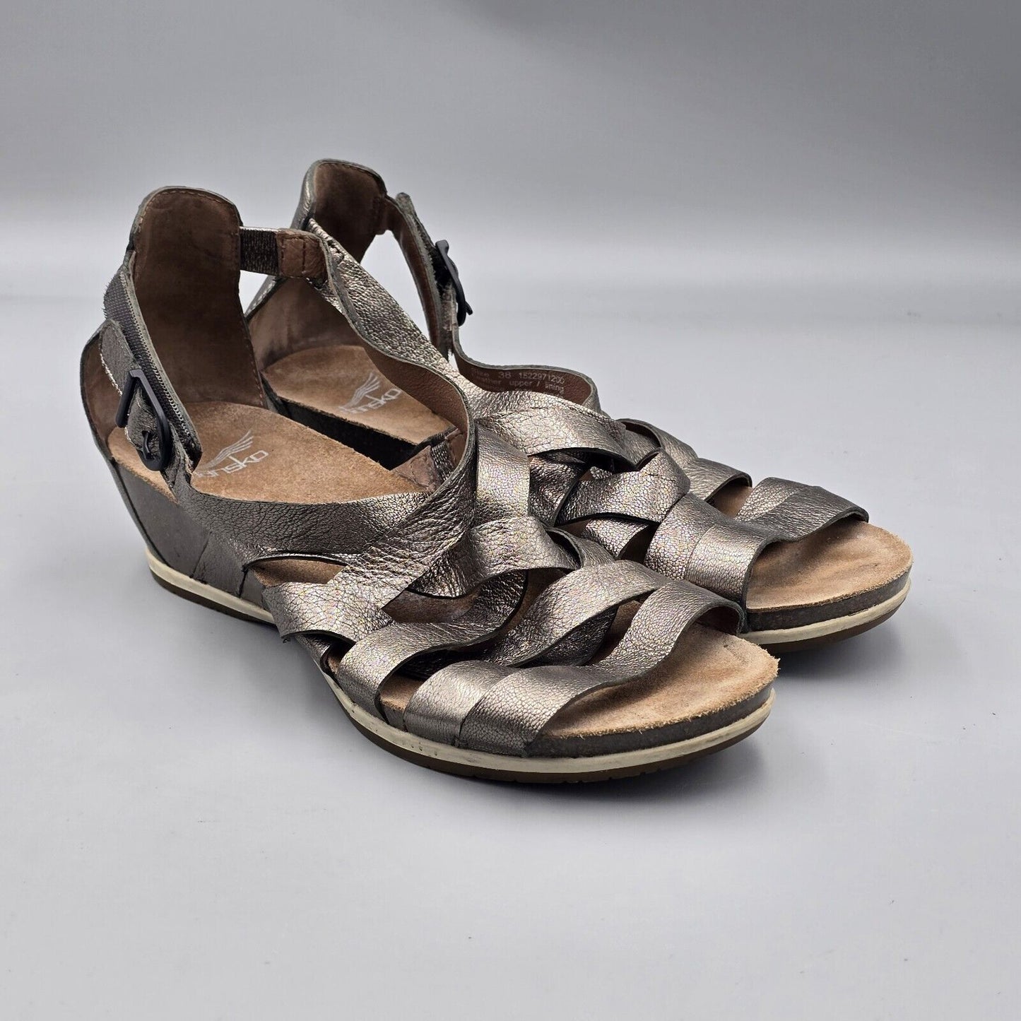 Dansko Women's Size 38 EU 7.5 - 8 US VGC Vivian wedge sandals strappy matallic