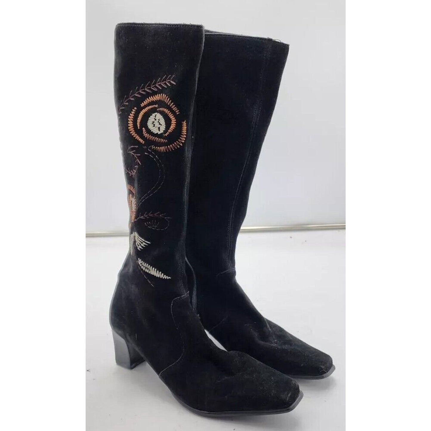 DORNDORF Women's Size 5.5 Black Suede Embroidered Zip-Up Knee High Heeled Boots