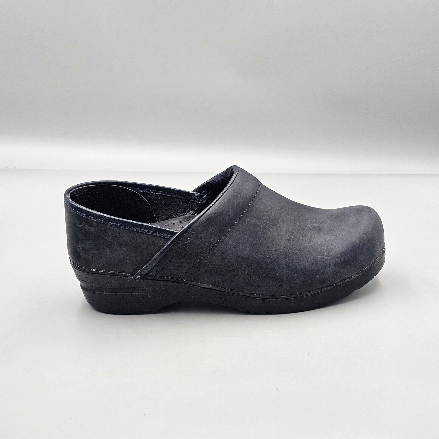 Dansko Women's Size 39 EU 8.5 - 9 US EUC! Professional Navy Matte Leather Clogs