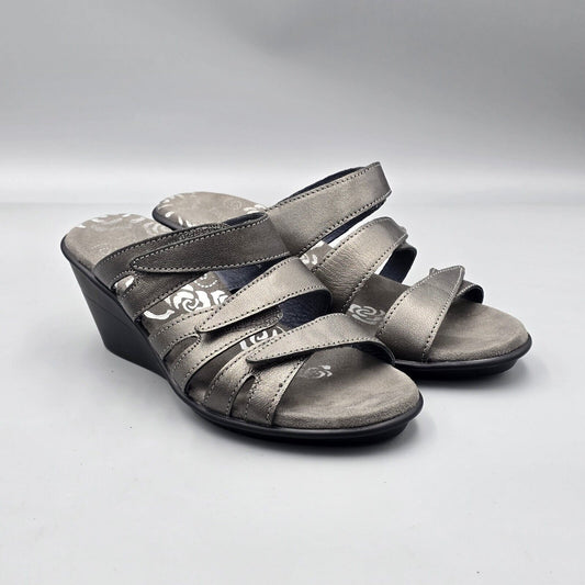 Propet Women's Size 7 M EUC Lexie Silver Leather 2.5" Wedges Heels Sandals