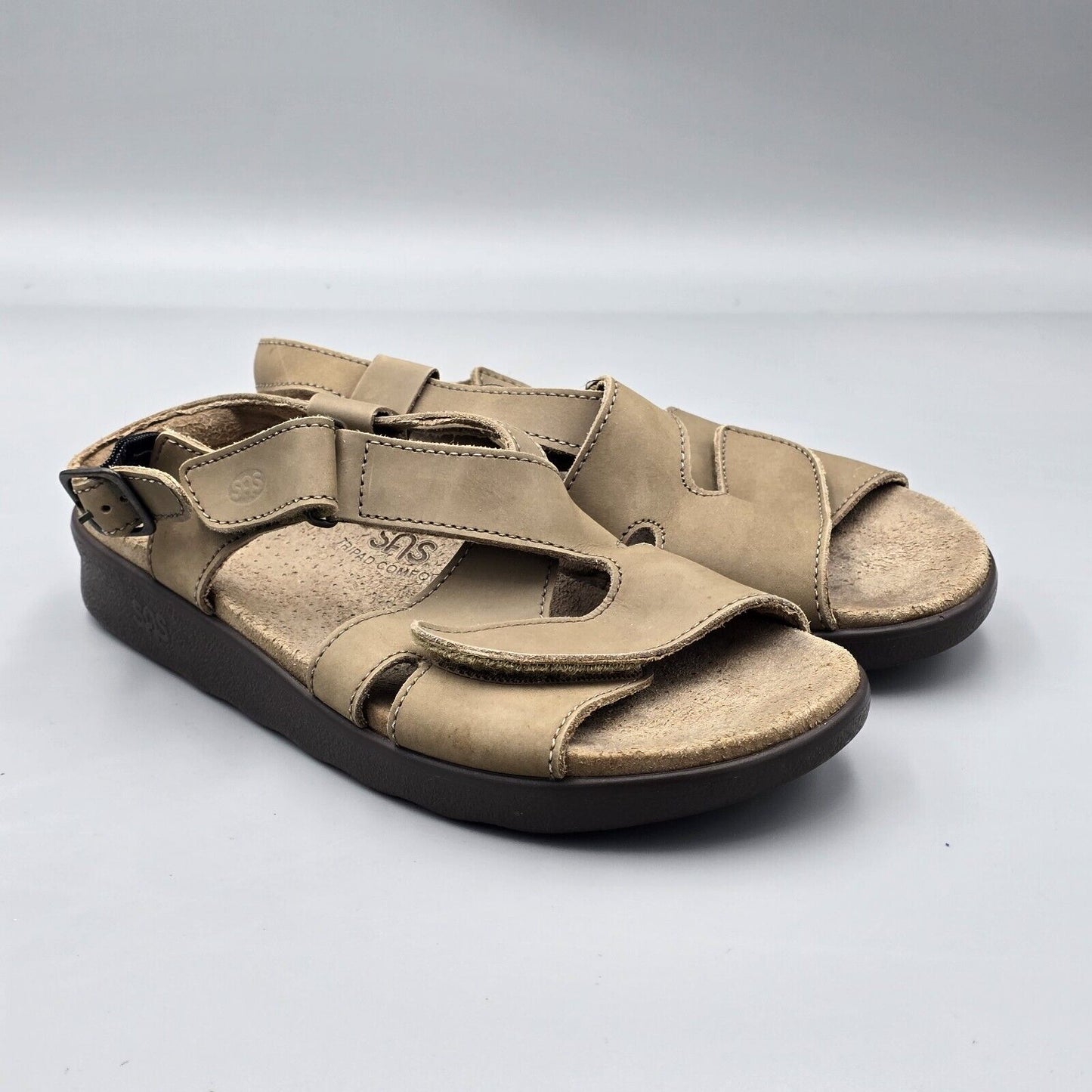 SAS Women's Size 9.5 N VGC Narrow Tripad Huggy Beige Leather Cross Strap Sandals